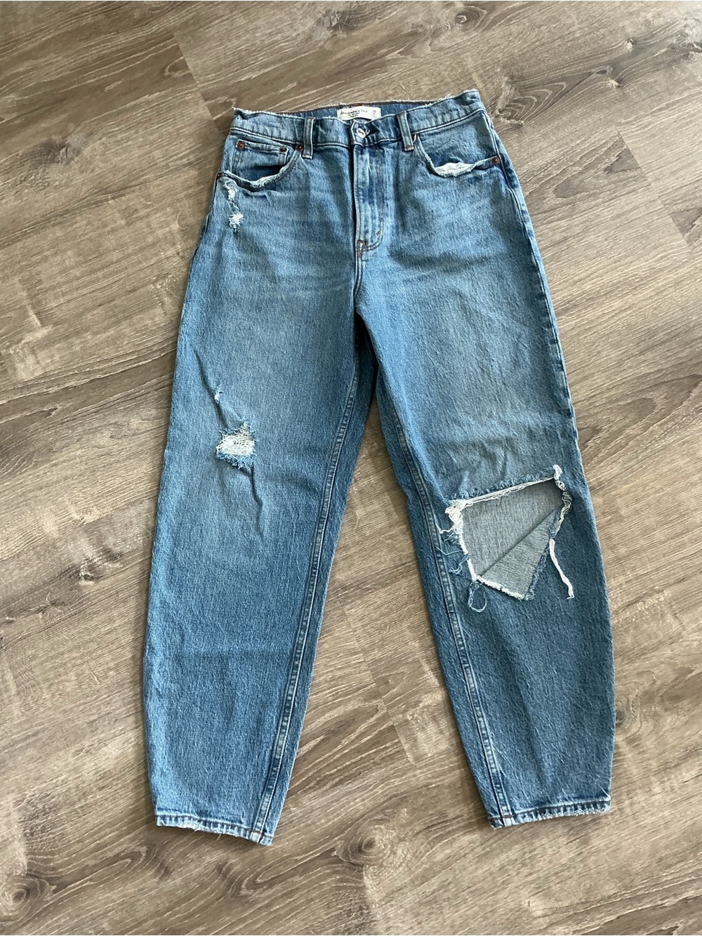 Abercrombie & Fitch the 80s Mom High-Rise Jeans